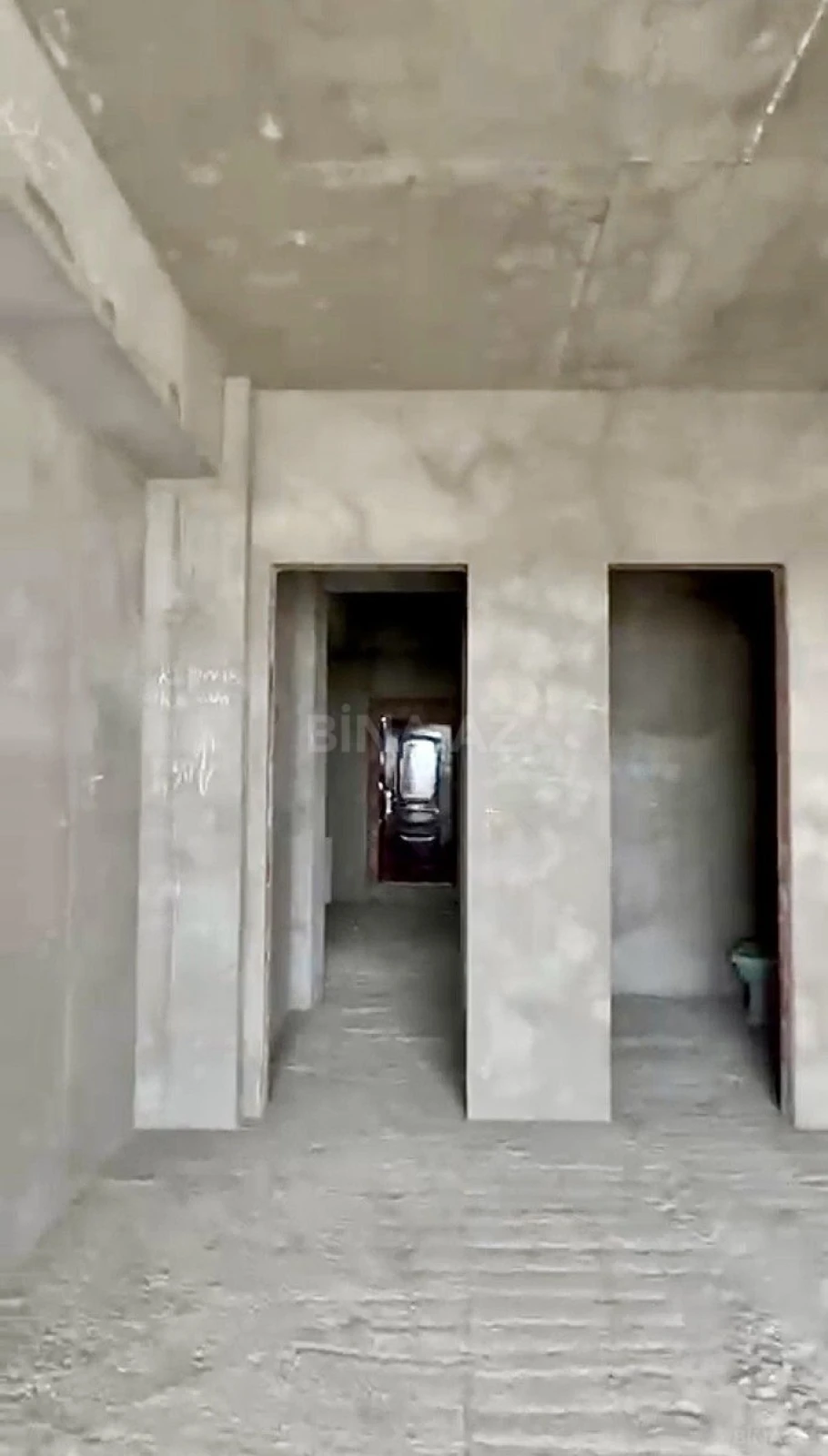 Satılır 4 otaqlı mənzil 158 m²