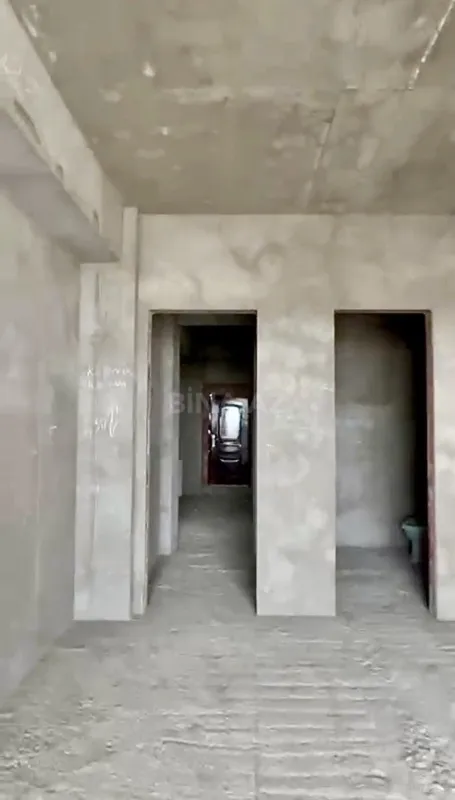 Satılır 4 otaqlı mənzil 158 m²