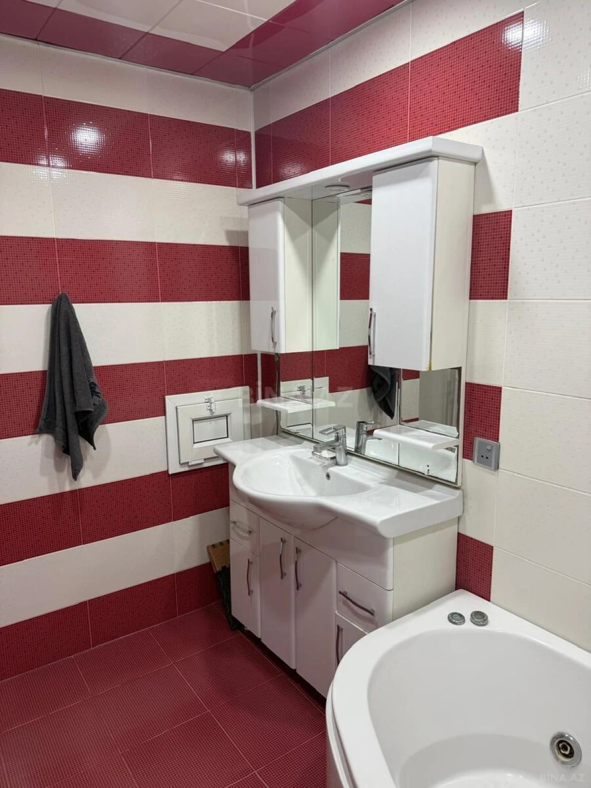 Satılır 3 otaqlı mənzil 120 m²