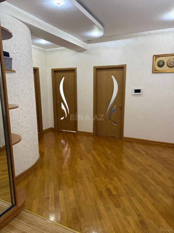 Satılır 3 otaqlı mənzil 120 m²