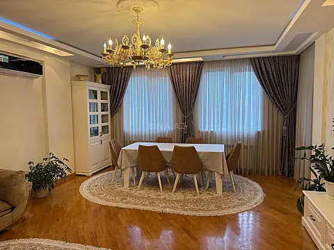 Satılır 3 otaqlı mənzil 120 m²