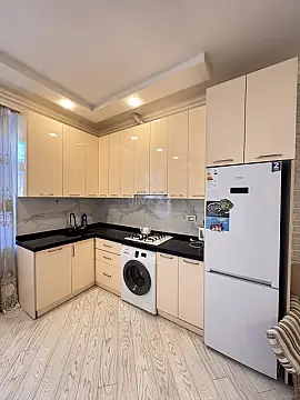 Kirayə verilir 2 otaqlı mənzil 70 m²