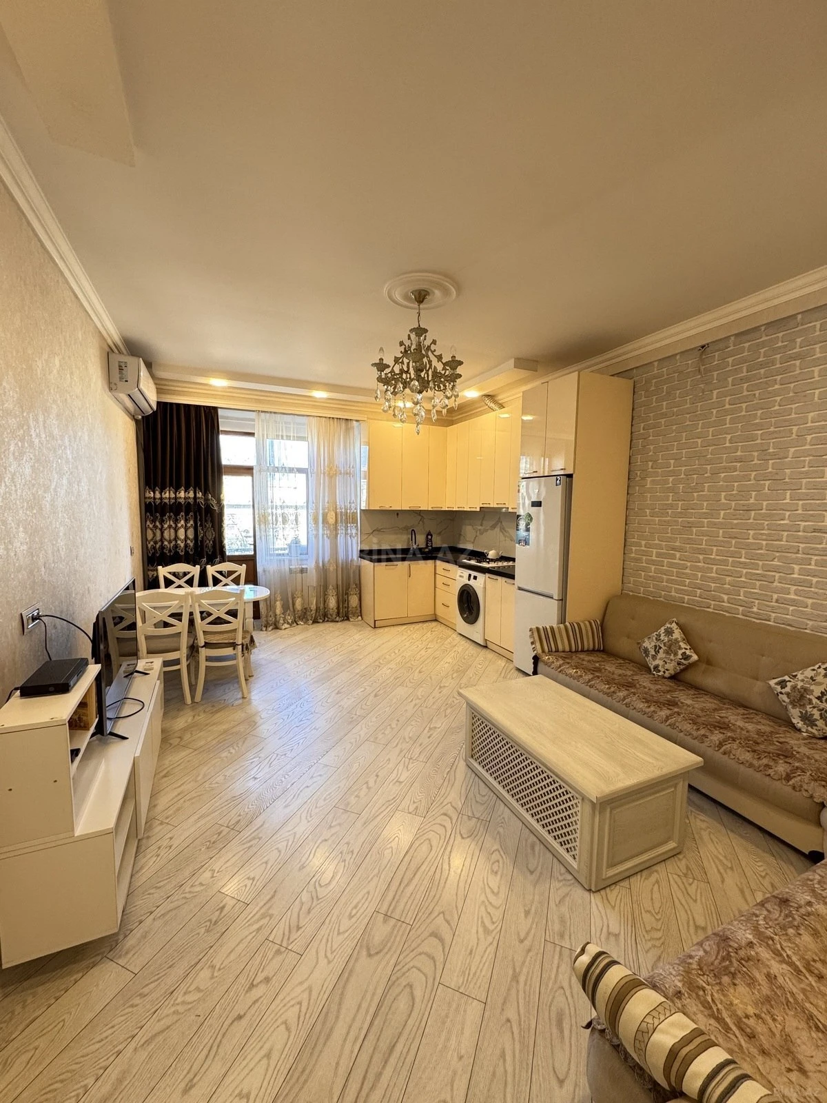 Kirayə verilir 2 otaqlı mənzil 70 m²