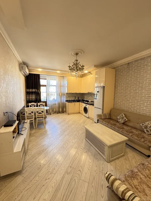 Kirayə verilir 2 otaqlı mənzil 70 m²