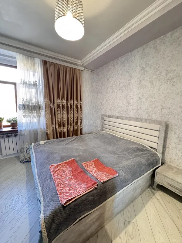 Kirayə verilir 2 otaqlı mənzil 70 m²
