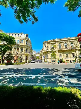 Kirayə verilir obyekt 100 m² — Bakı 100.00 m²