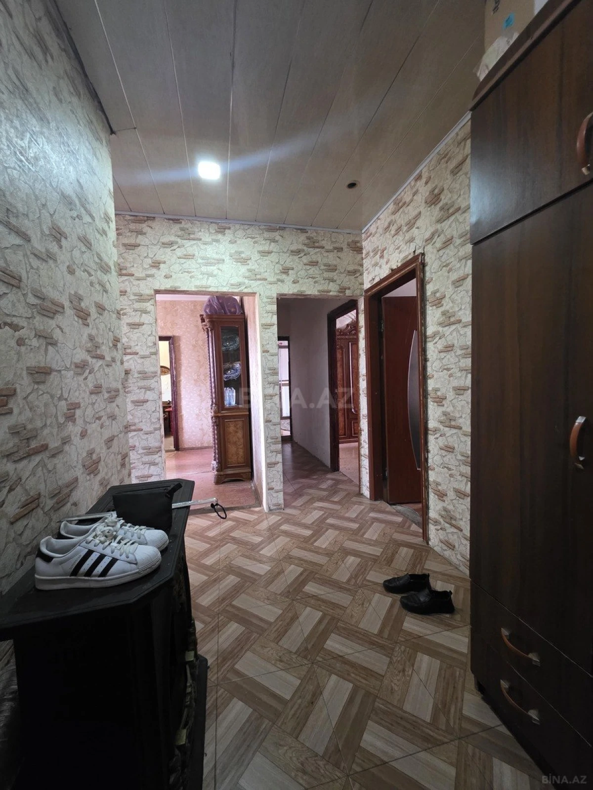 Satılır 5 otaqlı mənzil 120 m²