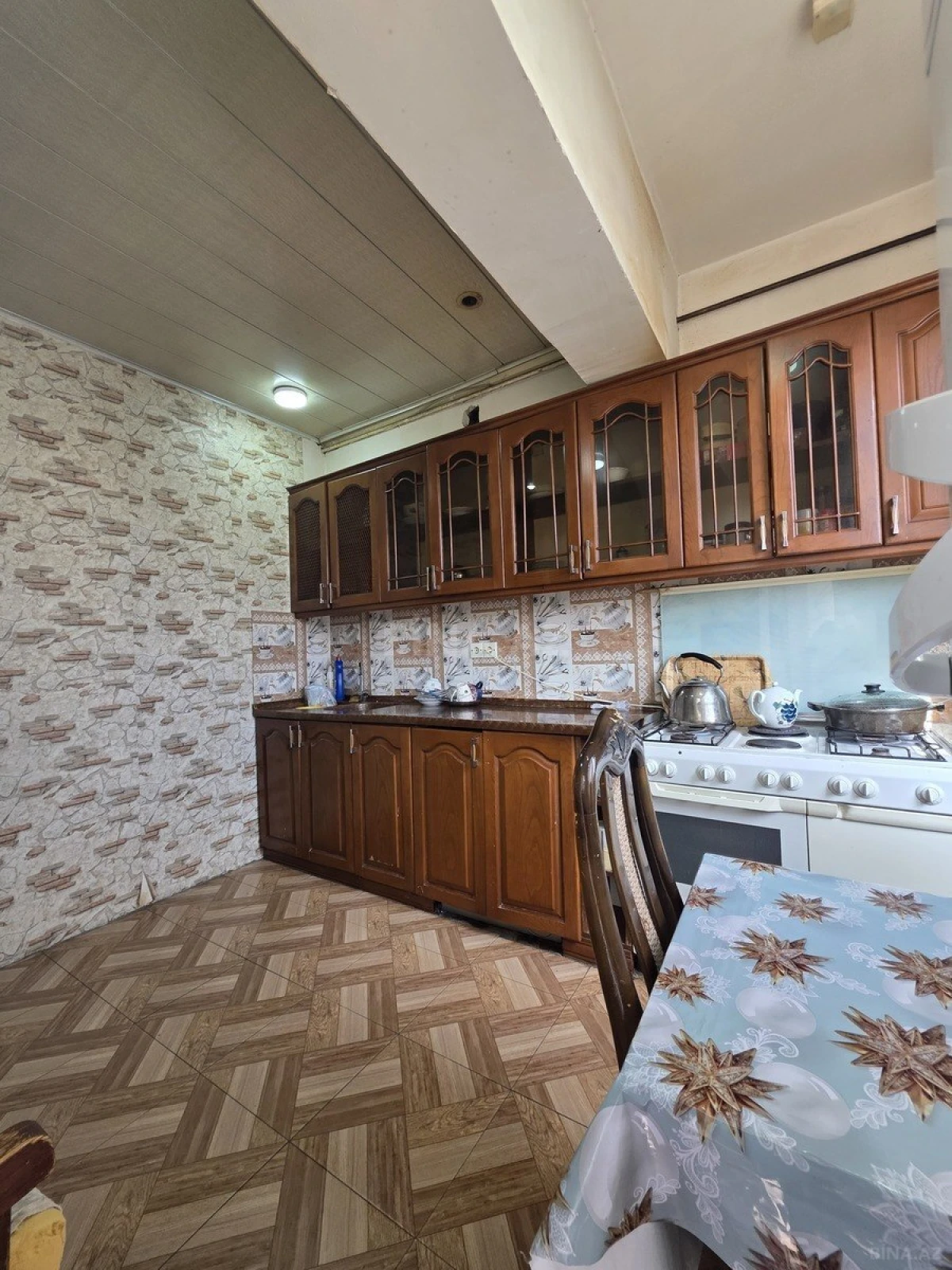 Satılır 5 otaqlı mənzil 120 m²