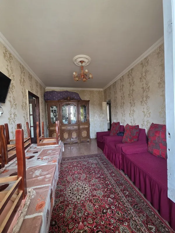 Satılır 5 otaqlı mənzil 120 m²