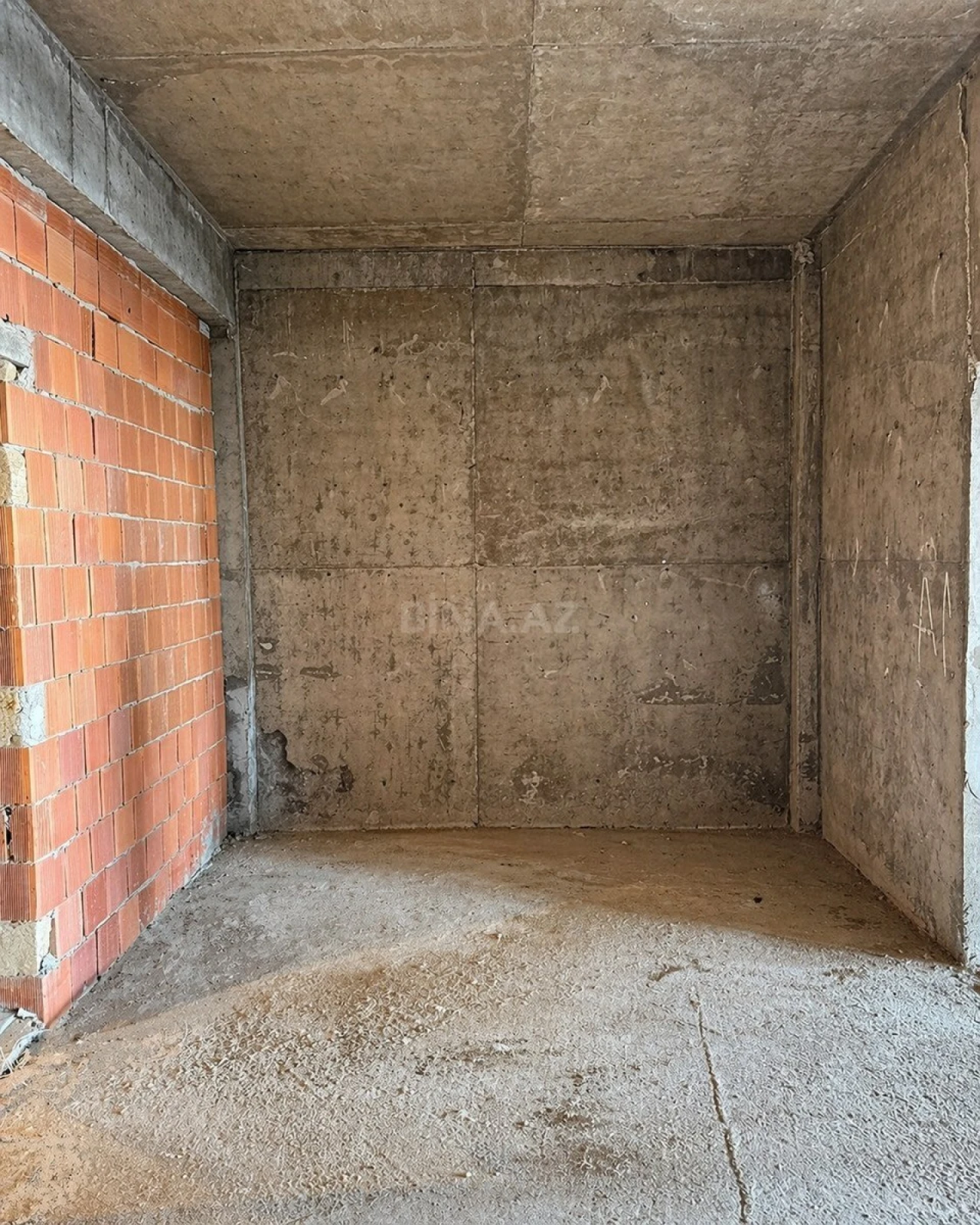 Satılır 2 otaqlı mənzil 72 m²