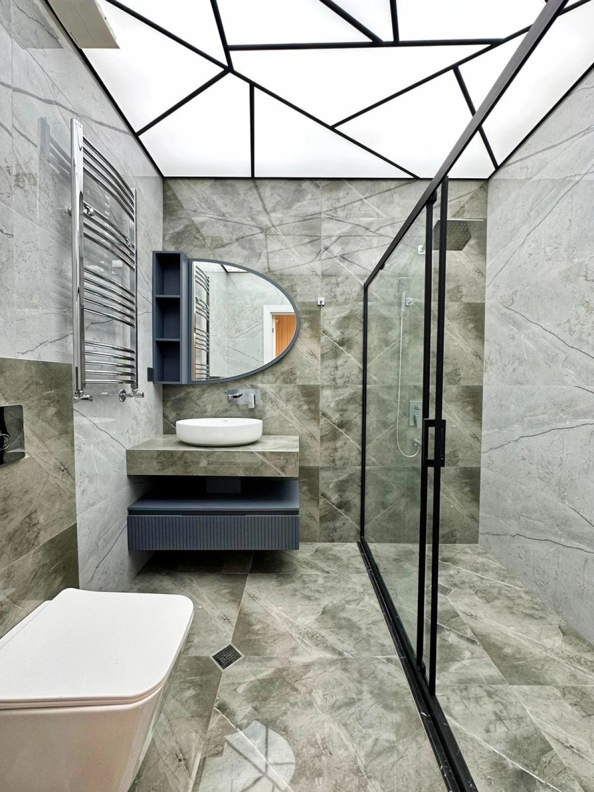 Satılır 4 otaqlı mənzil 137 m²