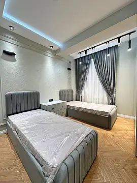 Satılır 4 otaqlı mənzil 137 m²