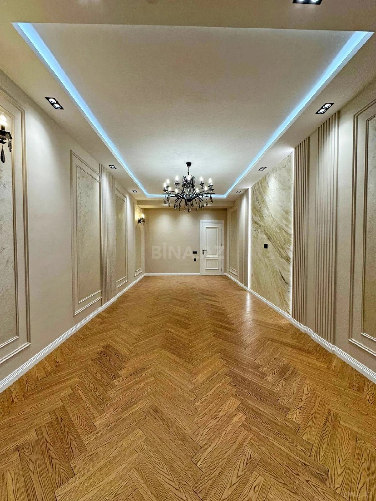 Satılır 4 otaqlı mənzil 137 m²