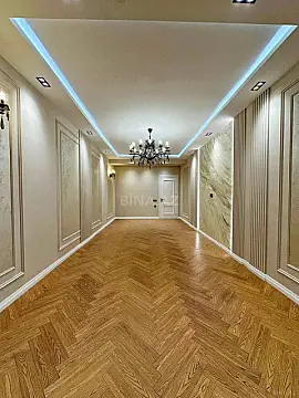 Satılır 4 otaqlı mənzil 137 m²