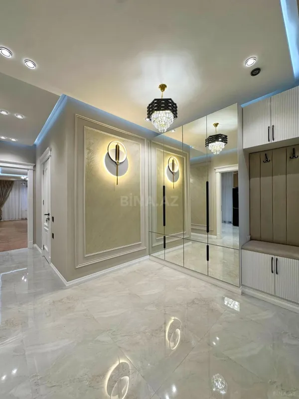 Satılır 4 otaqlı mənzil 137 m²