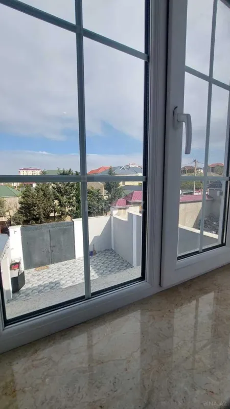 Satılır 4 otaqlı həyət evi 200 m²