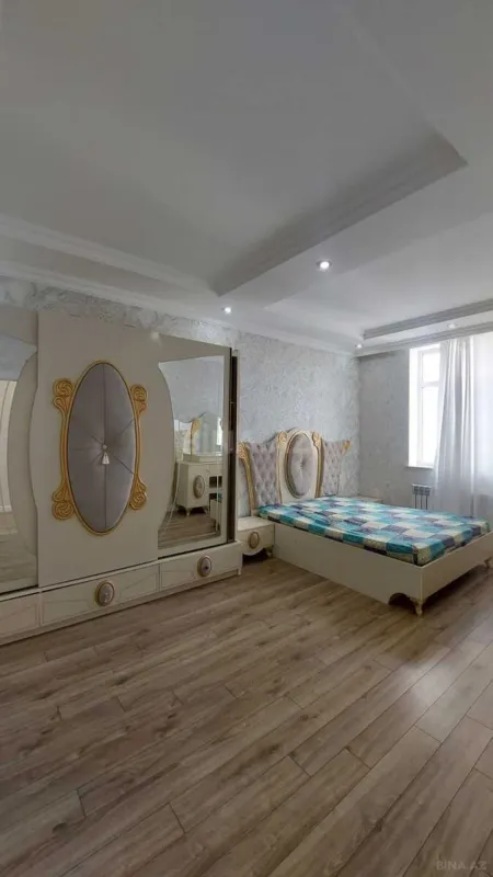 Satılır 4 otaqlı həyət evi 200 m²