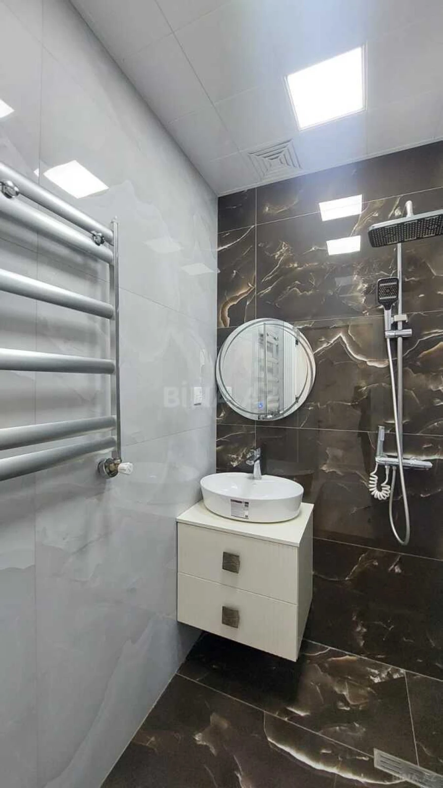 Satılır 4 otaqlı həyət evi 200 m²