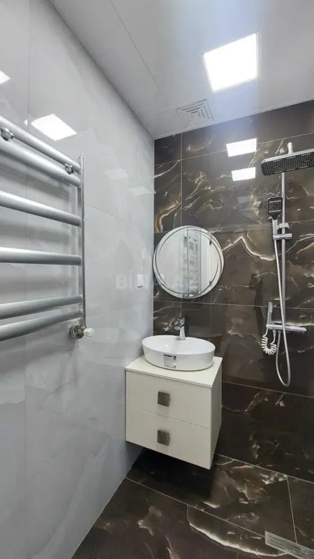 Satılır 4 otaqlı həyət evi 200 m²