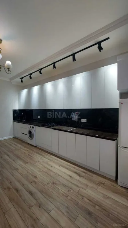 Satılır 4 otaqlı həyət evi 200 m²