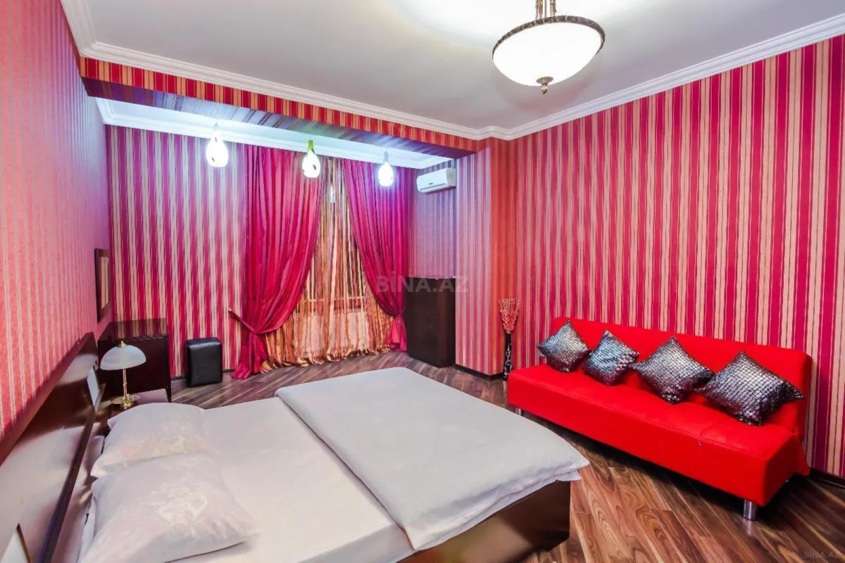 Kirayə verilir 4 otaqlı mənzil 220 m²