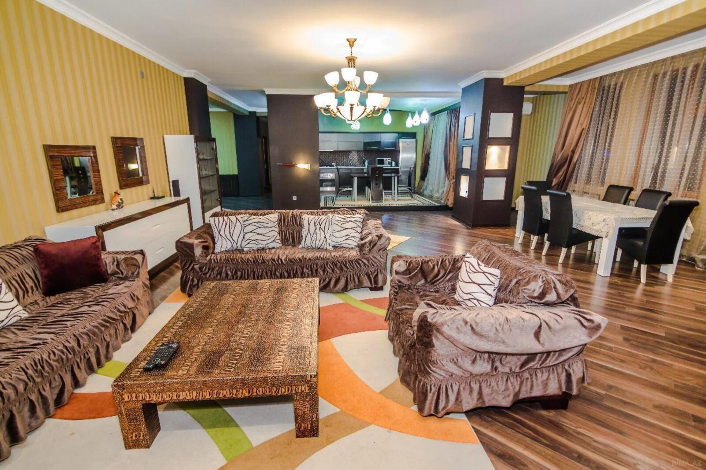 Kirayə verilir 4 otaqlı mənzil 220 m²