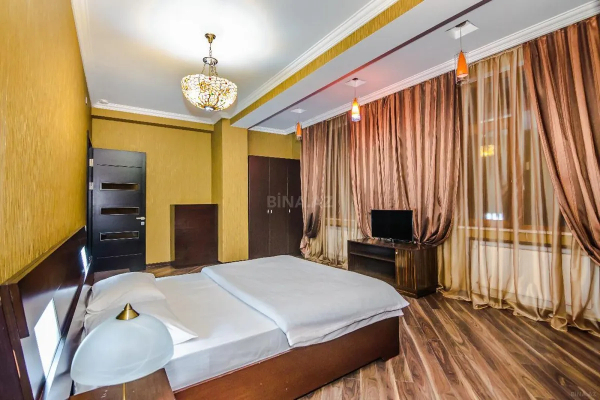 Kirayə verilir 4 otaqlı mənzil 220 m²