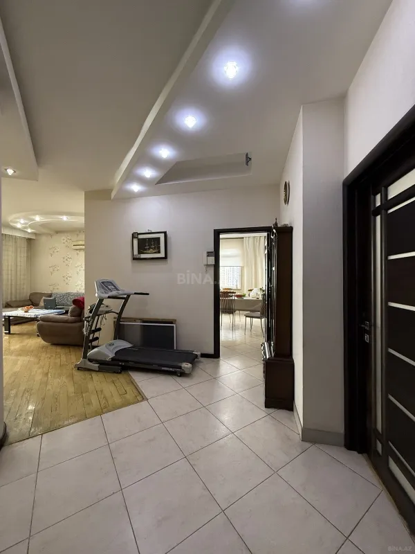 Satılır 3 otaqlı mənzil 110 m²