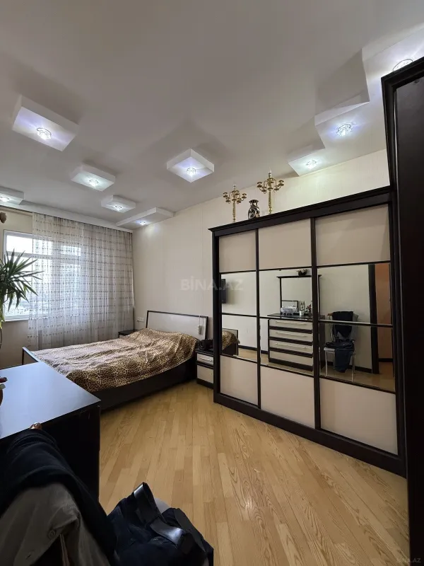 Satılır 3 otaqlı mənzil 110 m²