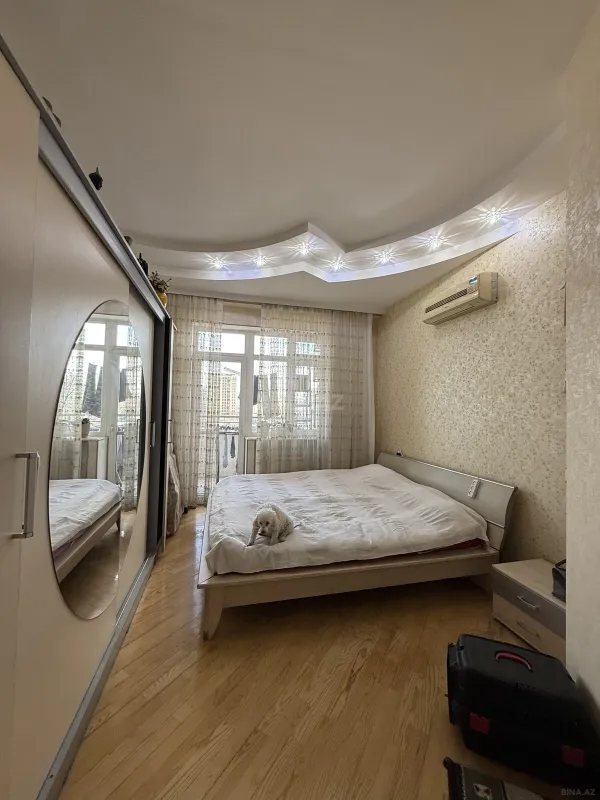 Satılır 3 otaqlı mənzil 110 m²