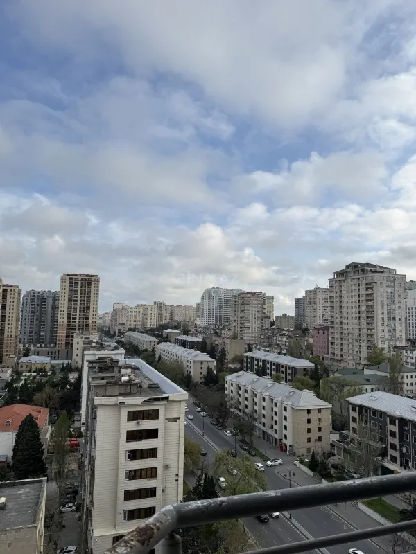 Satılır 3 otaqlı mənzil 110 m²