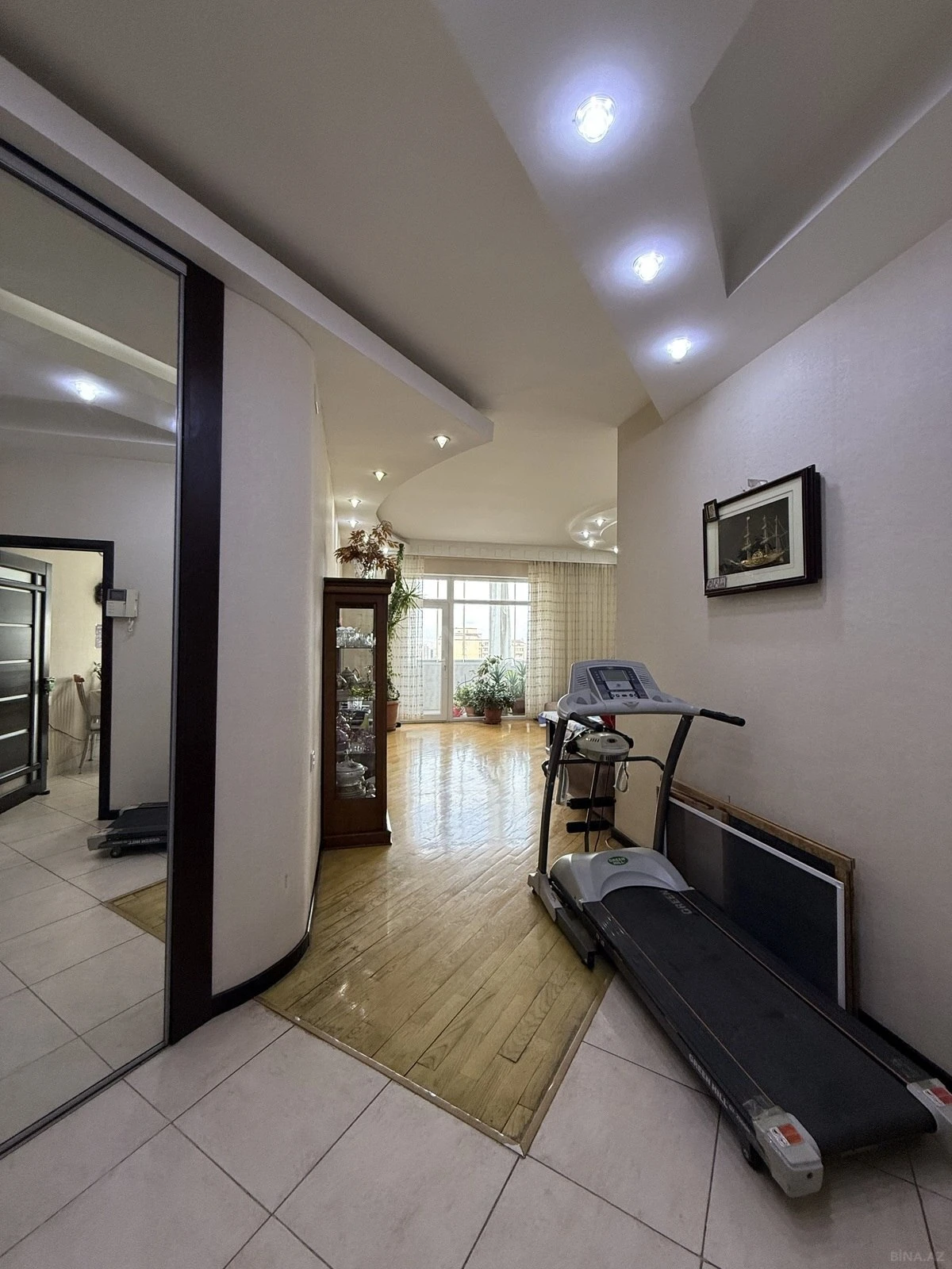 Satılır 3 otaqlı mənzil 110 m²