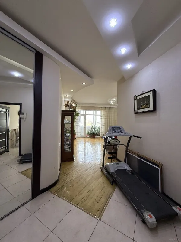 Satılır 3 otaqlı mənzil 110 m²