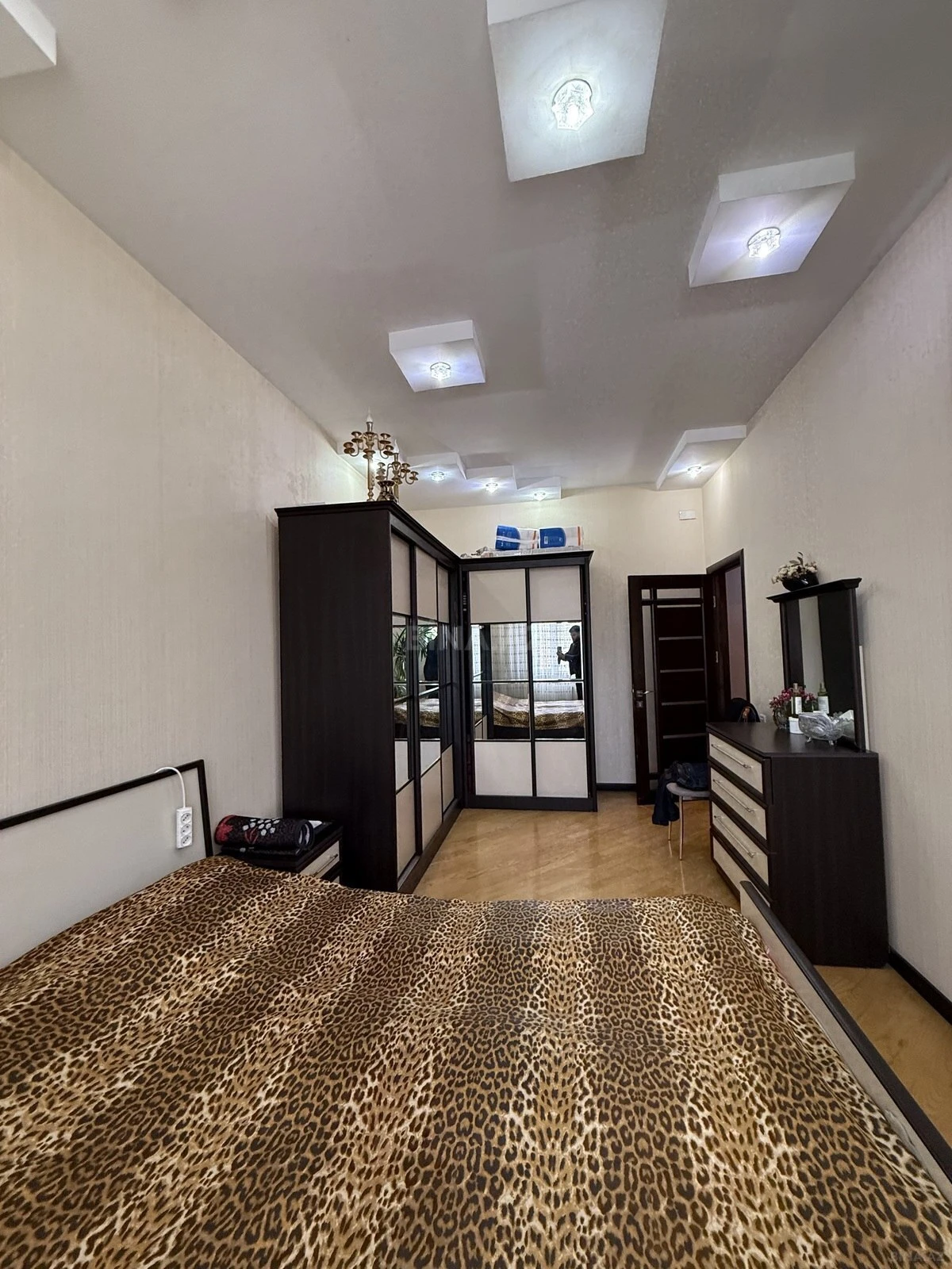 Satılır 3 otaqlı mənzil 110 m²