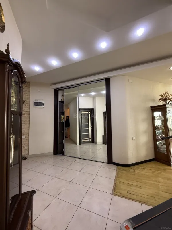 Satılır 3 otaqlı mənzil 110 m²