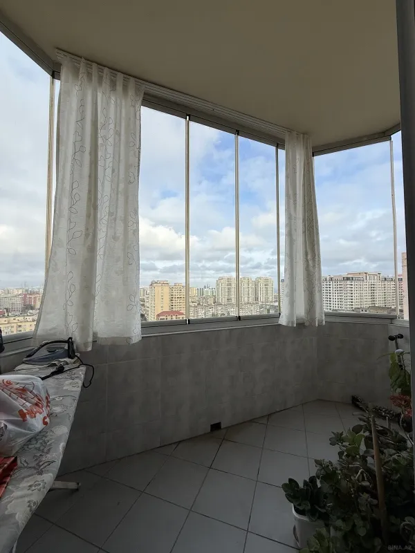 Satılır 3 otaqlı mənzil 110 m²