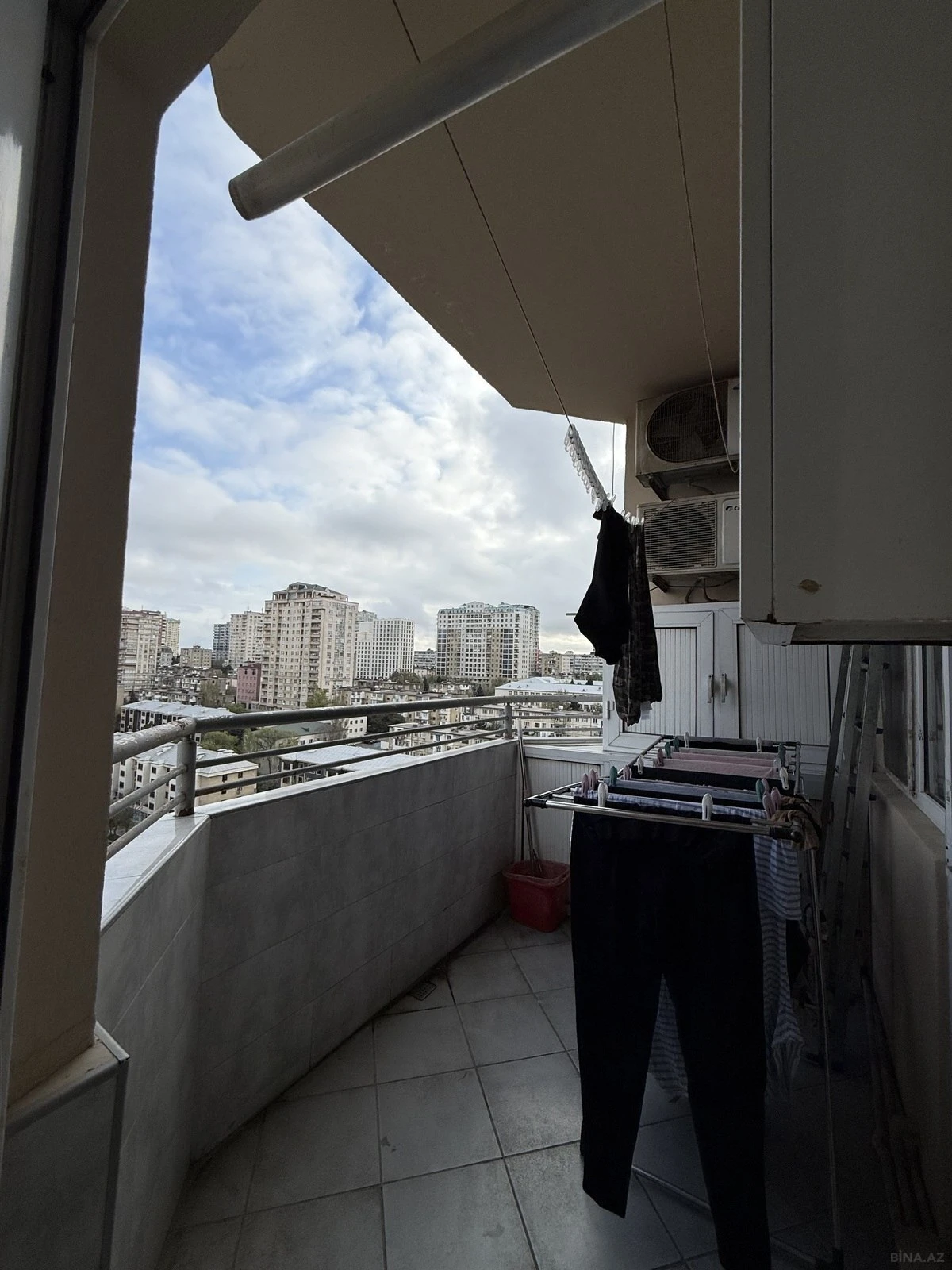 Satılır 3 otaqlı mənzil 110 m²