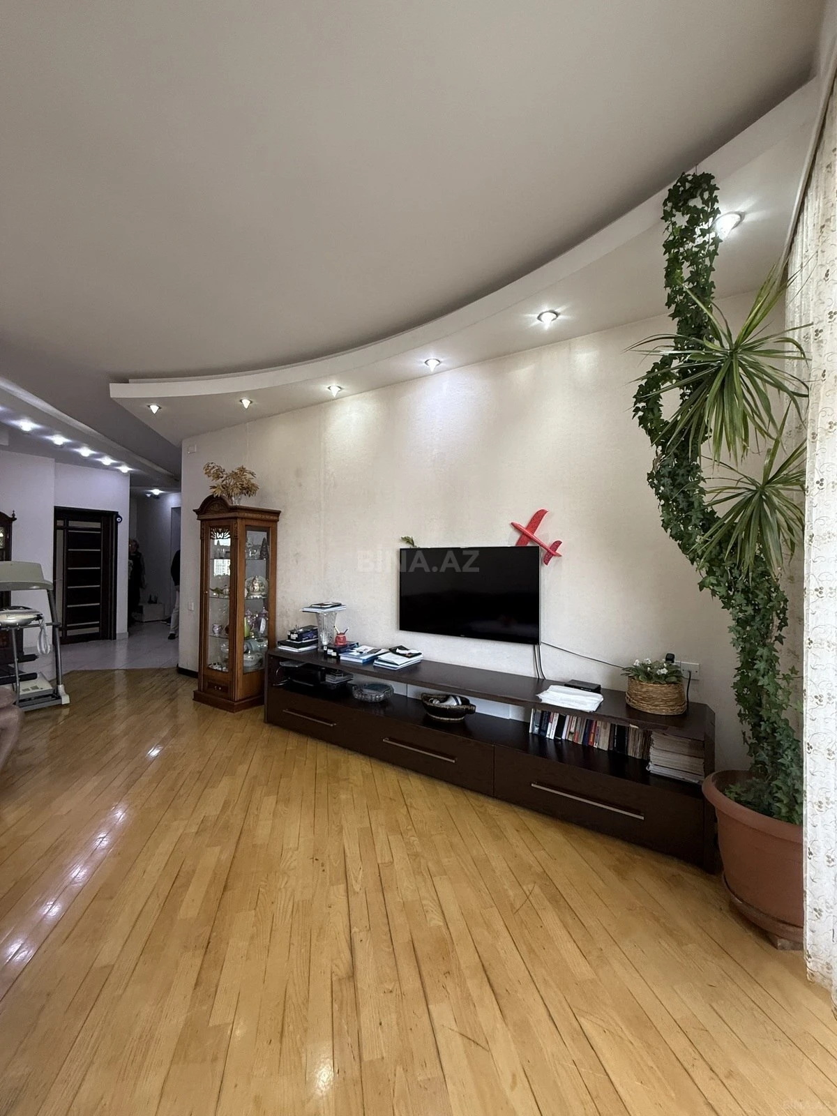 Satılır 3 otaqlı mənzil 110 m²