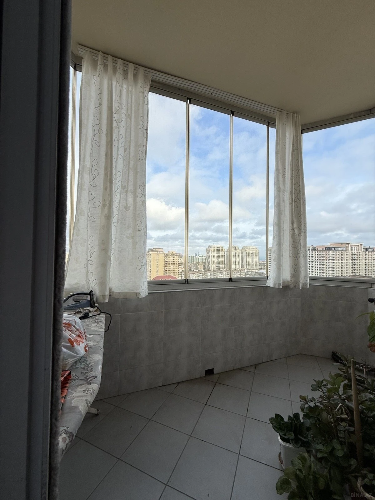 Satılır 3 otaqlı mənzil 110 m²
