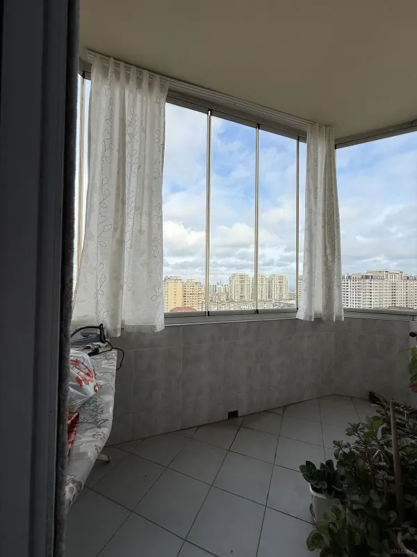 Satılır 3 otaqlı mənzil 110 m²