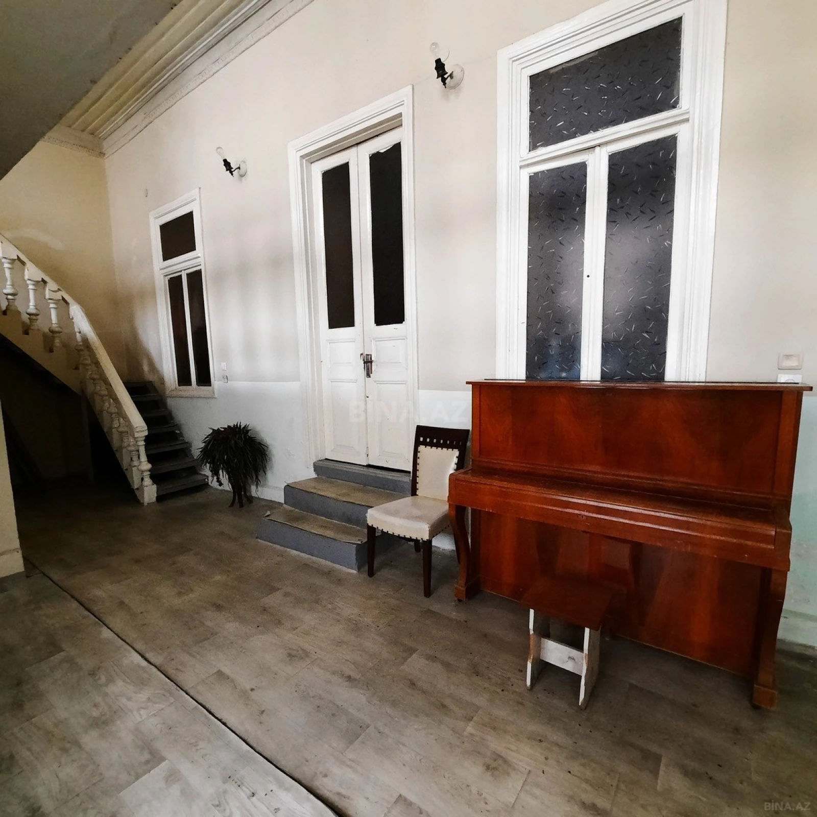 Kirayə verilir 2 otaqlı mənzil 120 m²