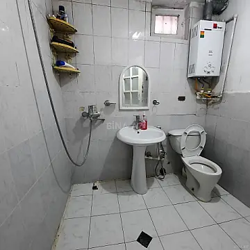 Kirayə verilir 2 otaqlı mənzil 120 m²