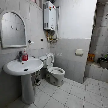 Kirayə verilir 2 otaqlı mənzil 120 m²