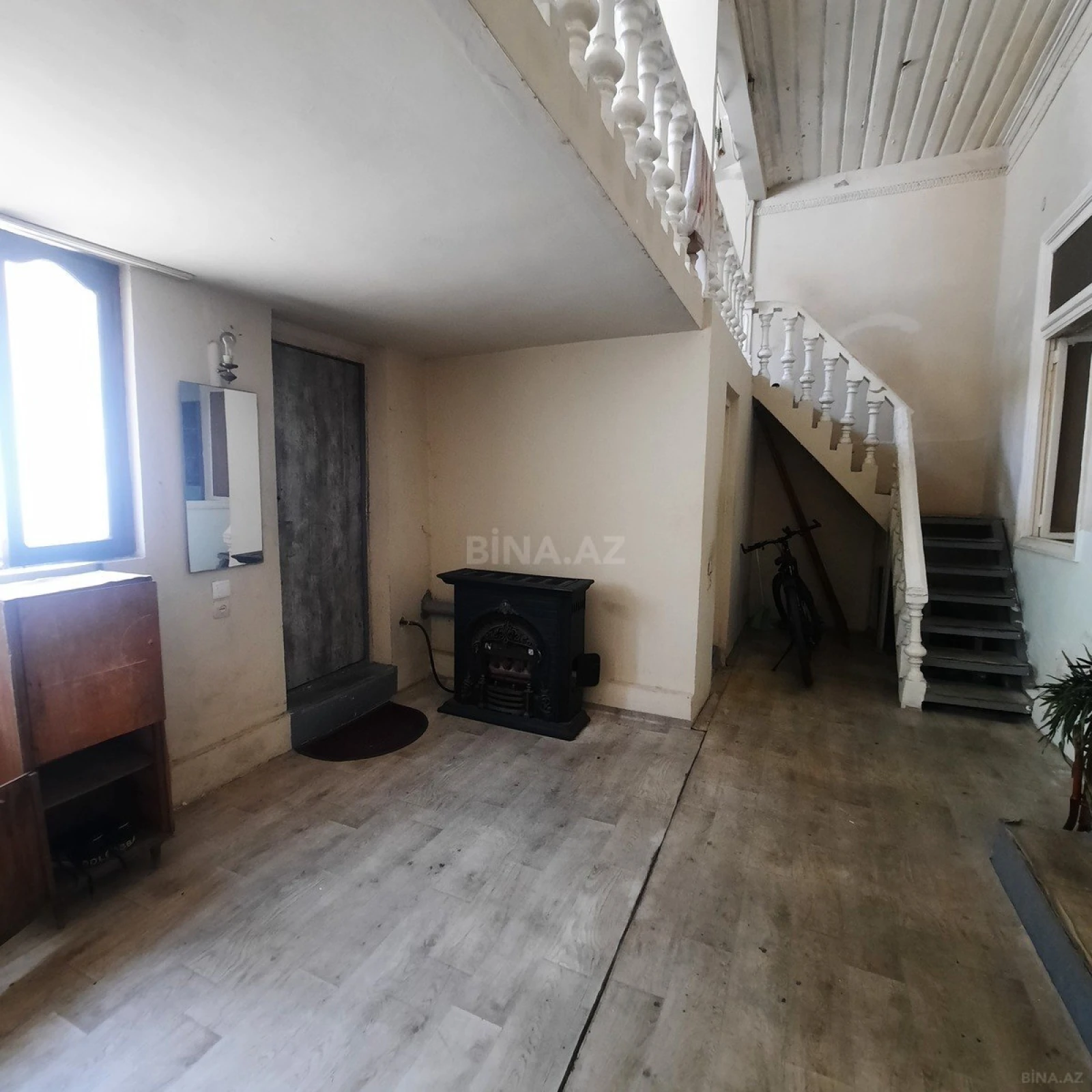 Kirayə verilir 2 otaqlı mənzil 120 m²