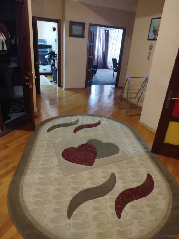 Satılır 3 otaqlı mənzil 160 m²