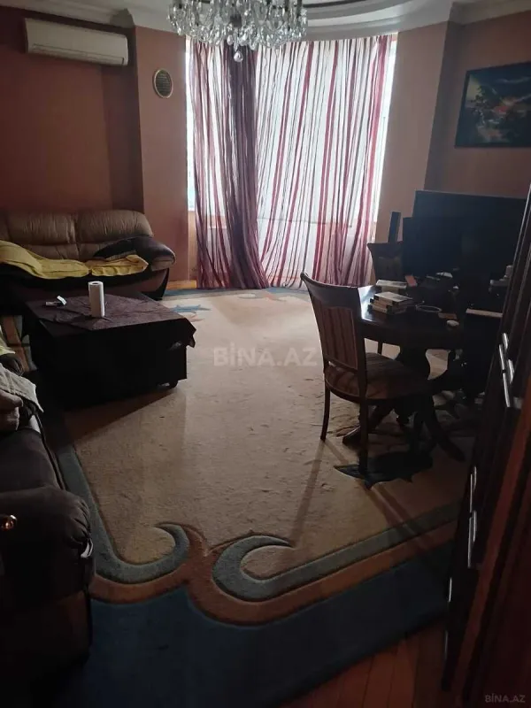 Satılır 3 otaqlı mənzil 160 m²