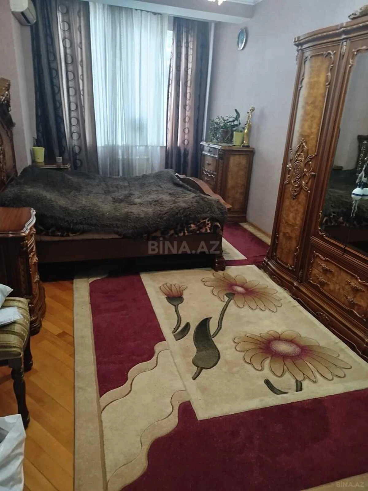Satılır 3 otaqlı mənzil 160 m²