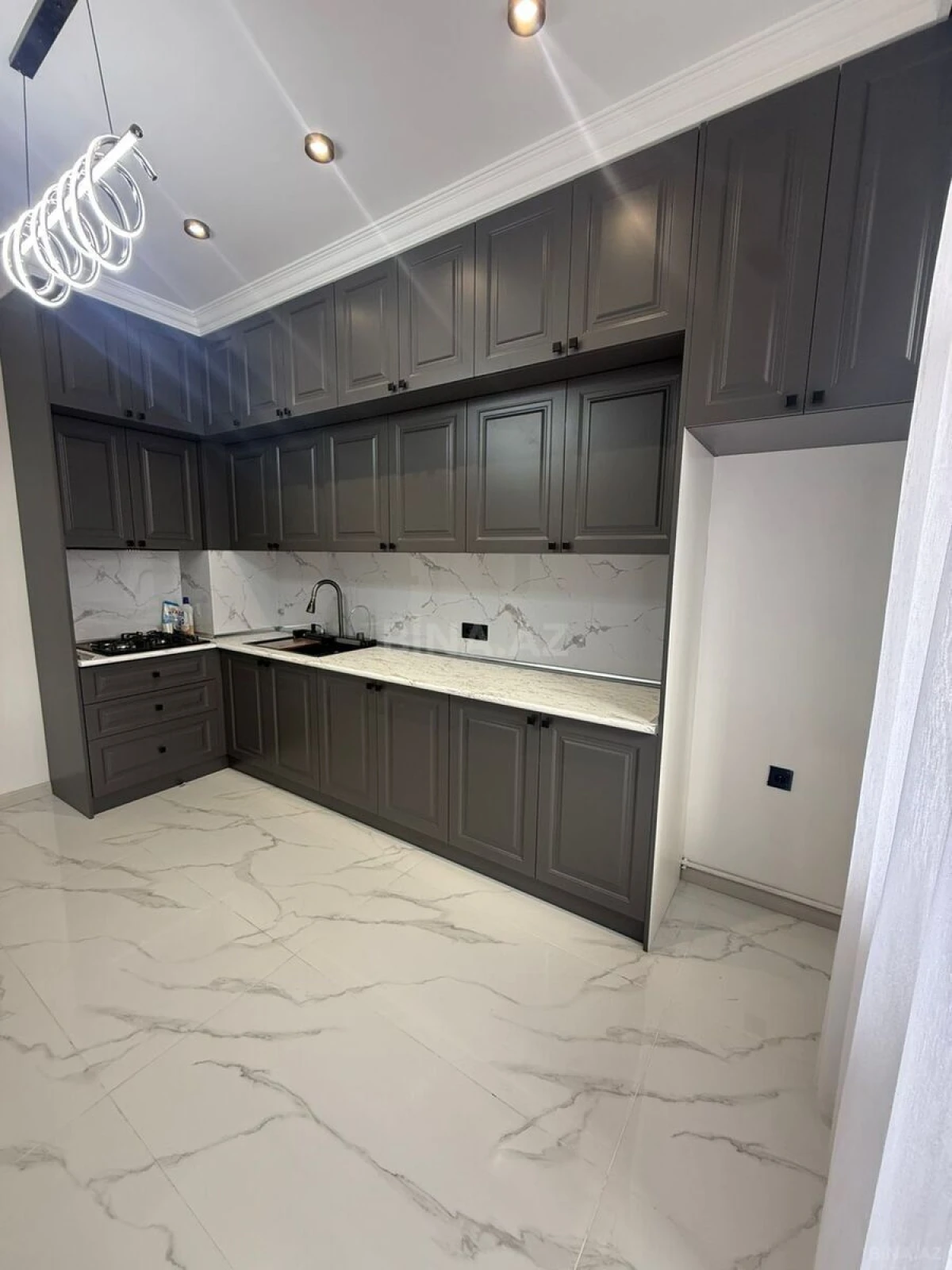 Satılır 2 otaqlı mənzil 80 m²