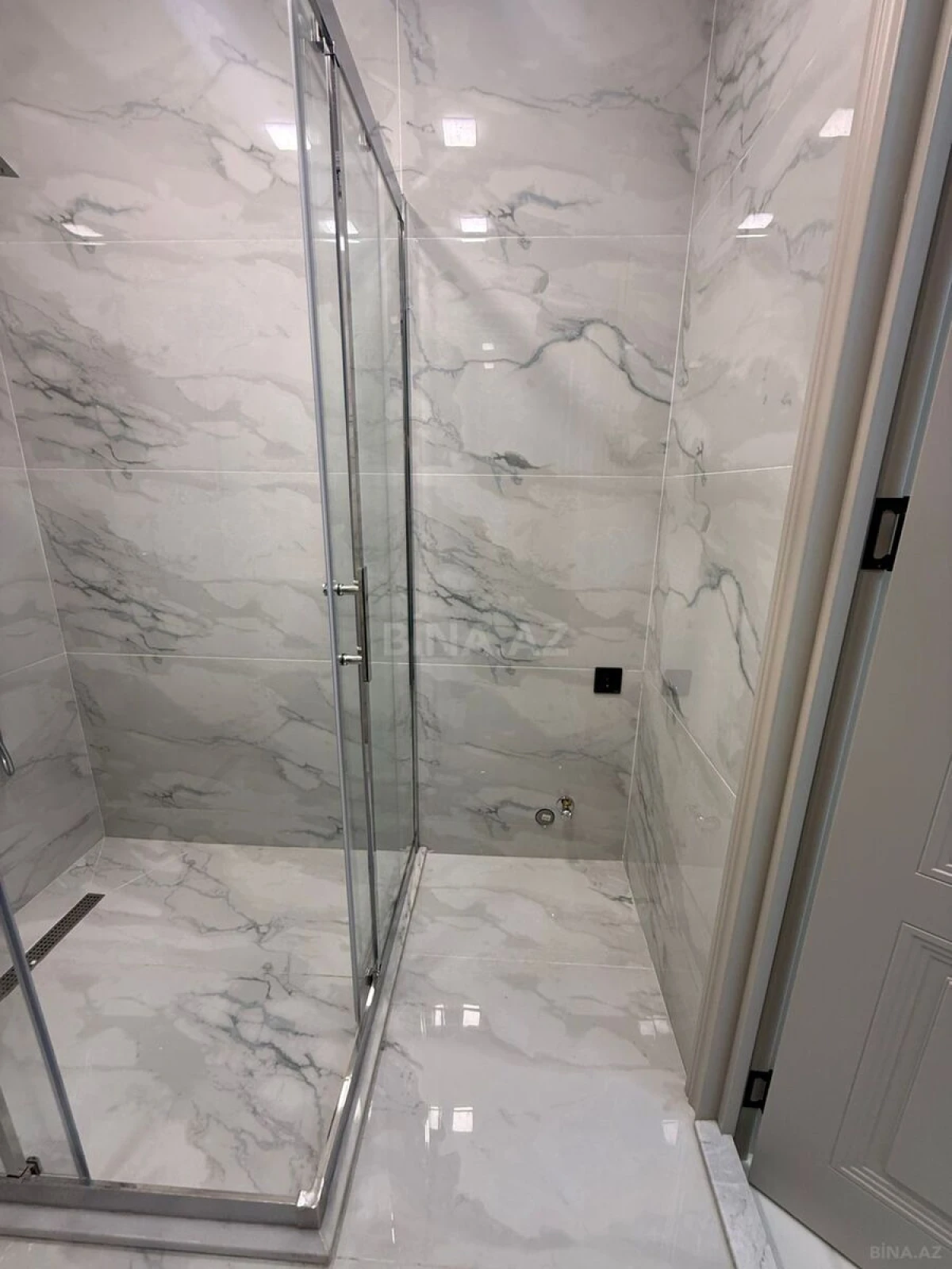 Satılır 2 otaqlı mənzil 80 m²