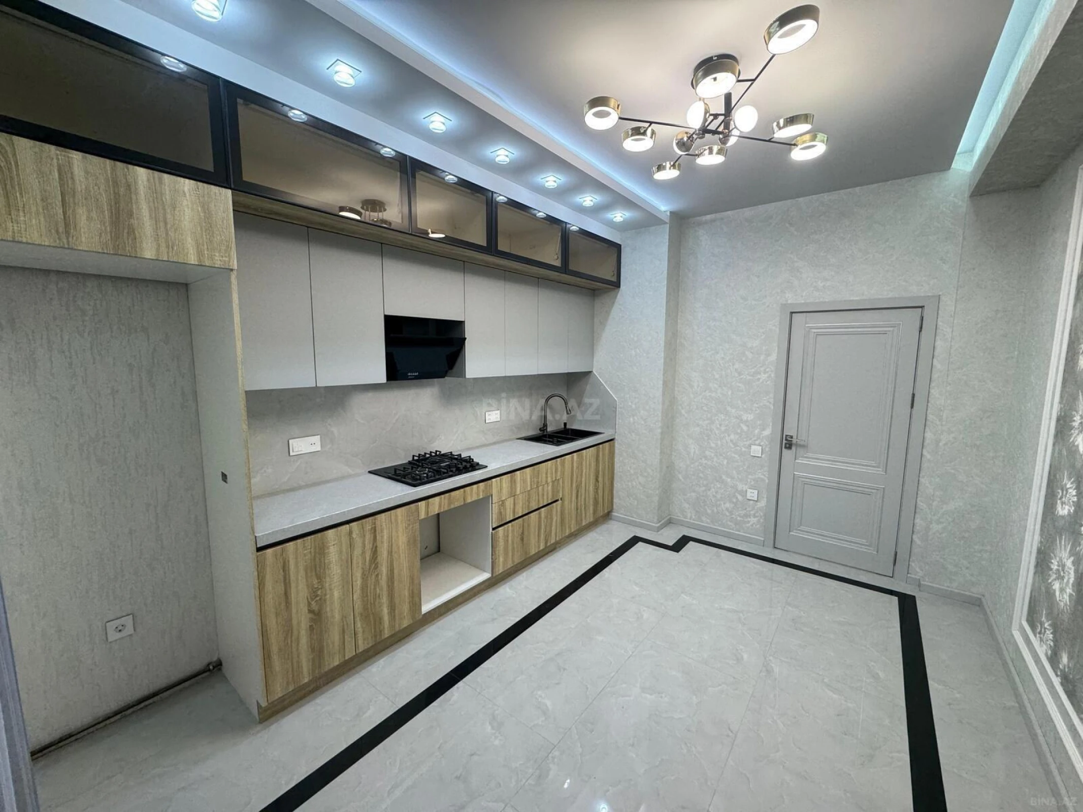 Satılır 2 otaqlı mənzil 85 m²